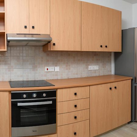 Ollies 3 Bedroom Apartment Larnaca Exterior photo
