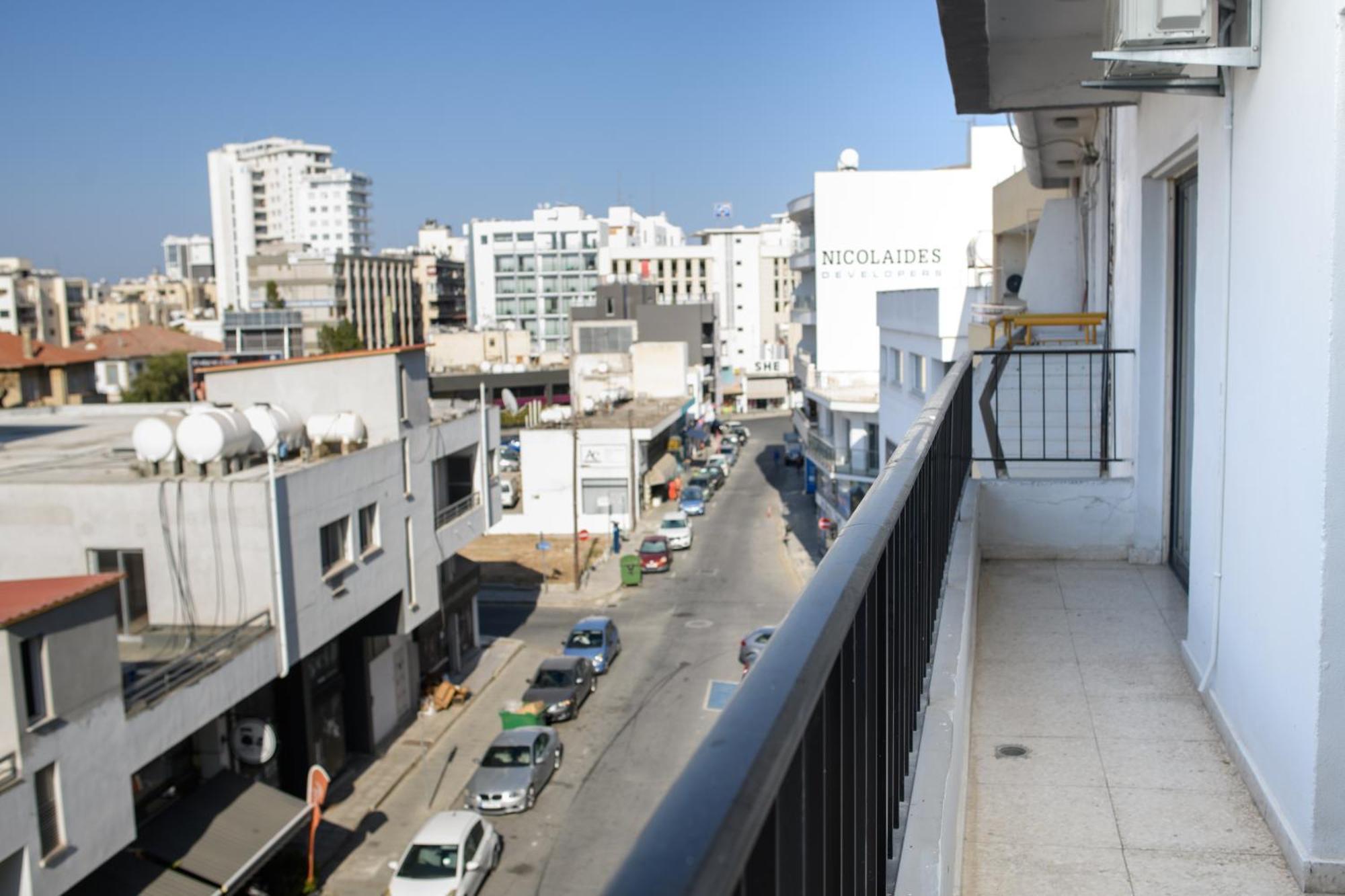 Ollies 3 Bedroom Apartment Larnaca Exterior photo