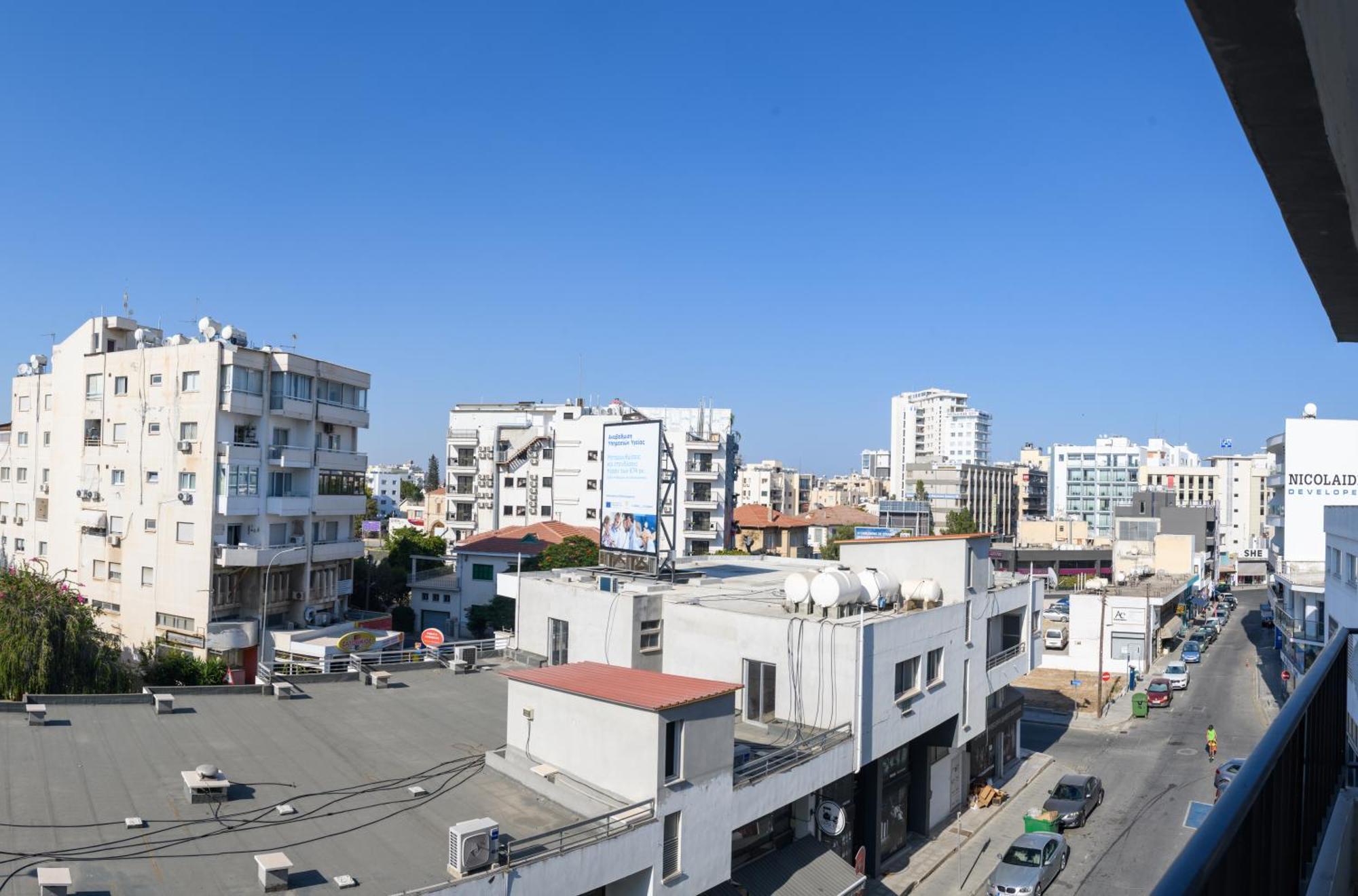 Ollies 3 Bedroom Apartment Larnaca Exterior photo